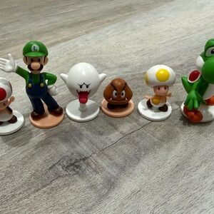 Epoch Super Mario Blow Up Shaky Tower Figures Lot Luigi Yoshi Boo Toad Goomba